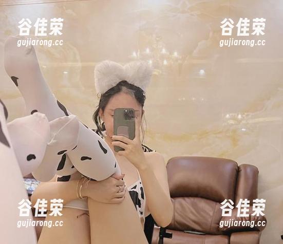 张鑫baby 微密圈 - 张鑫baby的粉色笔,不用来写字,只适合下载到网盘里!