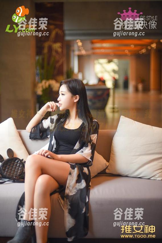推女神-赵伊彤 推女神 - 赵伊彤来了,高清原图自拍,我的心又被击中了!