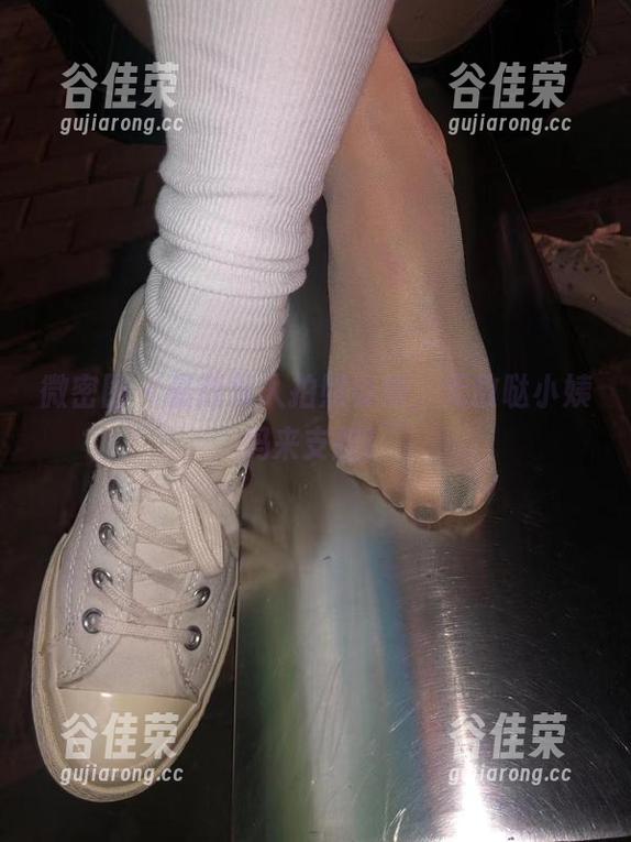 微密圈 - 最新双人拍照姿势，无敌哒小姨妈来支招！