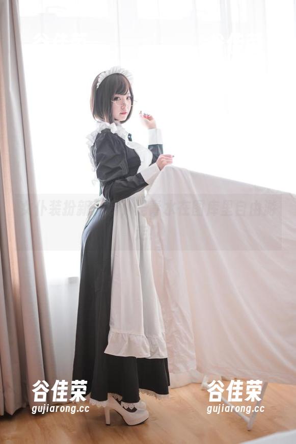 女仆装扮新开篇，是青水在图库里自由游走！