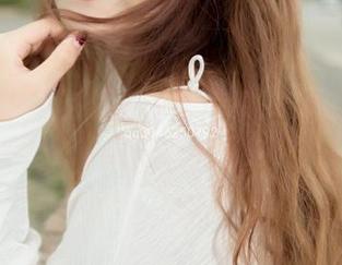 梦丝女神 – 张芷馨私房写真：带你了解“笑”也能变成一种职业的少女