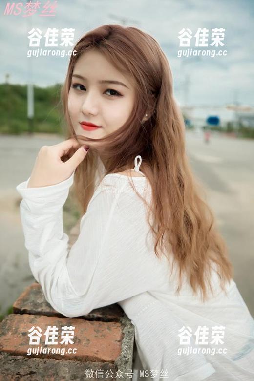 梦丝女神-张芷馨 梦丝女神 - 张芷馨私房写真:带你了解“笑”也能变成一种职业的少女