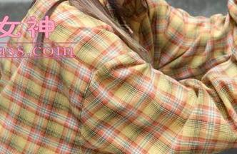 梦丝女神 – 在这花月舞的高清图库中，泳衣似乎也开始交上了兵友？