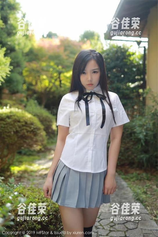 模范学院-美七mia 模范学院 - 吊带精选,难道美七mia在说“看我不着急”?