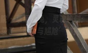 模范学院 – 草莓兔兔，灵魂瑜伽：她的写真记录了‘努力与尴尬’的完美交错