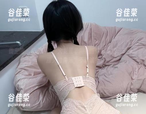 火龙果羊 微密圈 - 精选图片:火龙果羊用黑连体吊带展示了何为撩人的典范,不试试?