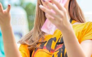 爱丝 – 欣杨的红裙私房究竟算不算“不小心路过”的感觉？