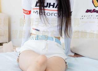 物恋传媒 – 钟情于菜菜的写真——岁岁年年，真希望能从我的衣柜里召唤条新裙子！