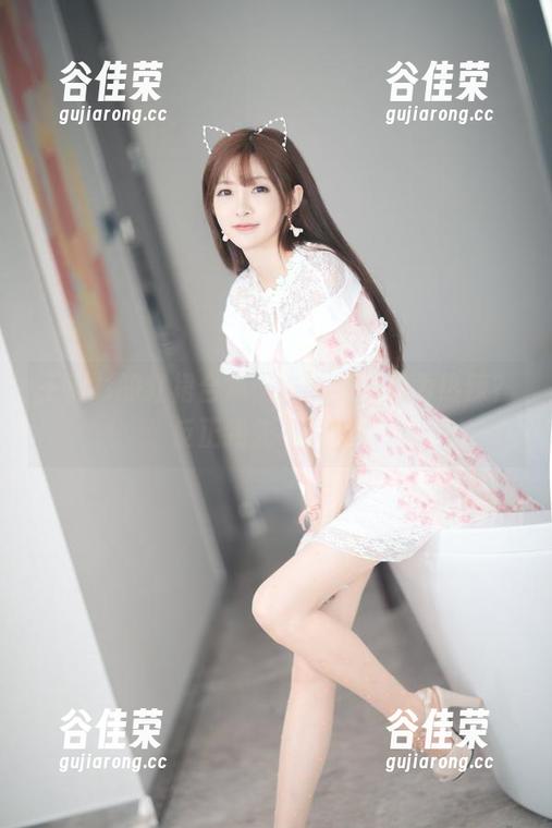 王羽杉 王羽杉的红裙合集,谁说红色只为热辣?反正我先不说话!