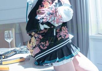 漫游碧蓝航线，定制写真下的百合欧皇子与可畏