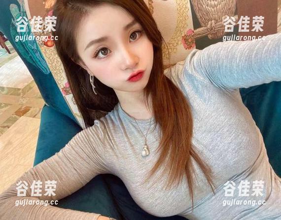 微密圈 - 禅雨儿Lynne出新图册“学姐”，看了之后好像回到了自己的学生时代？