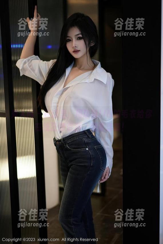 秀人网 - 在这里，周琰琳LIN的毛衣给你在线狂撒资源，别羞涩哦！