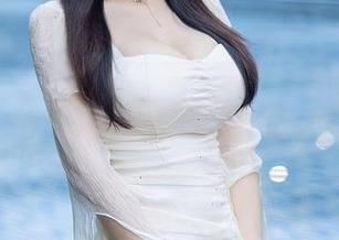 秀人网 – 听说夏雪爱又出了一组白丝美图分享，随便翻翻都能让我心头一颤。