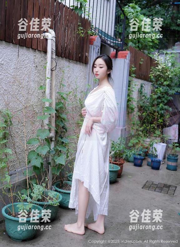 秀人网-安琪Yee 秀人网 - 安琪Yee的超炫皮衣作品集:分享我和皮衣之间难以言喻的恋情!
