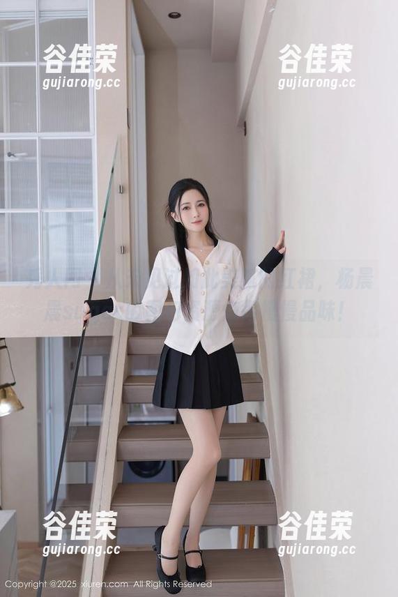 秀人网-杨晨晨sugar 秀人网 - 从未见过如此美腻的红裙,杨晨晨sugar的图包资源值得慢慢品味!