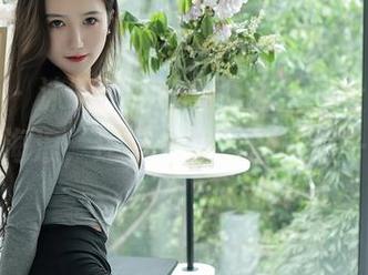 秀人网 – 沫晓伊baby海边美图合集——沙滩、海浪，还有你我，都被这一瞬锁住。