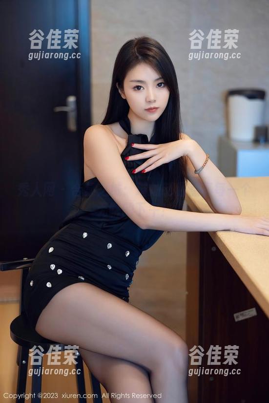 秀人网-璀灿 秀人网 - 合集之域:璀灿制服点亮每一个无聊的下午!