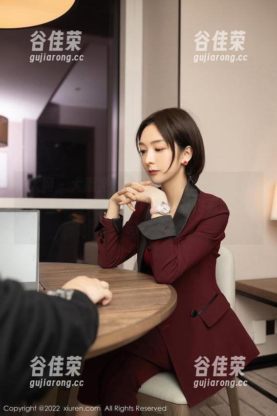 秀人网 - 大胆妄想：糯美子MINIbabe的办公室原图和图集，好奇她有没有财富密码？