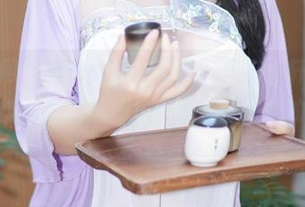 秀人网 – 纯白背后的衔接，只有“轩轩王子”能让我在图库里一品道出未知的懵懂。