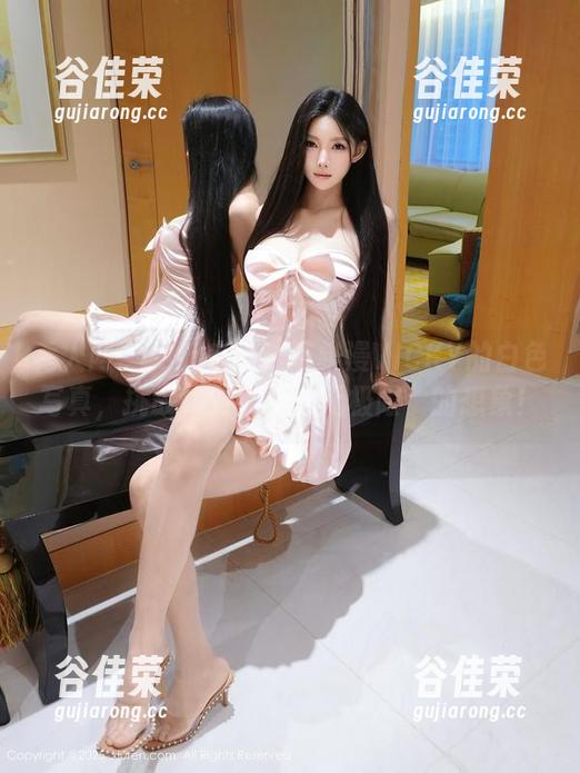 秀人网 - 更新来啦！陈雅漫VICKY的白色写真，挑战你对“素雅无极限”的想象！