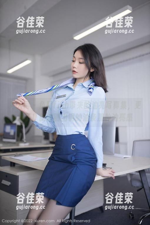 秀人网-鱼尾fish 秀人网 - 鱼尾fish带来的油亮写真集,更新了!就像刚出锅的油条那种油亮感
