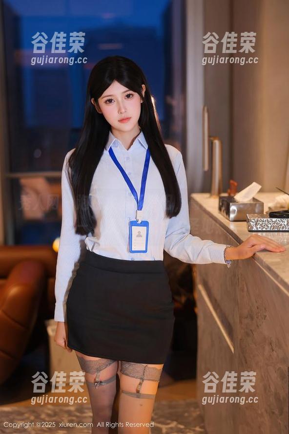 秀人网-麦田 秀人网 - 泡在水里的麦田,高清写真双手合一,泳池变成自拍圣地!