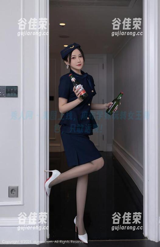 秀人网 - 美图上线，麻布学妹玩转女王角色，只敢远观！