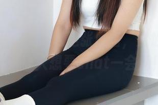 绮梦摄影 – 来瞧瞧这张原图，宪怡的灰丝简直让人想要chat一会儿！