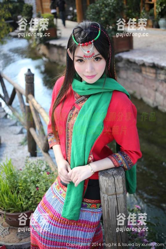美媛馆-王馨瑶yanni 美媛馆 - 王馨瑶yanni的礼服分享,作品集中的一些毫无意义照片