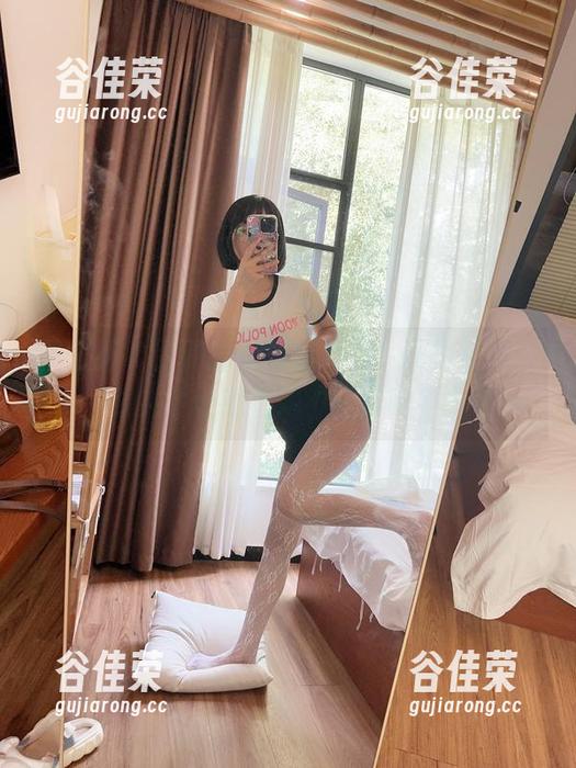 微密圈 - 胜利的小生活新作：网袜写真，看完了让我想问“还有吗？”