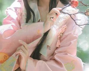 为什么花柒Hana的清纯美图总是下载不够？我可能要多存几张。