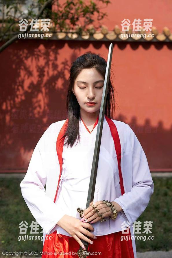 蜜桃社-美绪 蜜桃社 - 美绪这套装搭配高清作品,看了有种想去春游的冲动——可惜我只准备了快餐!