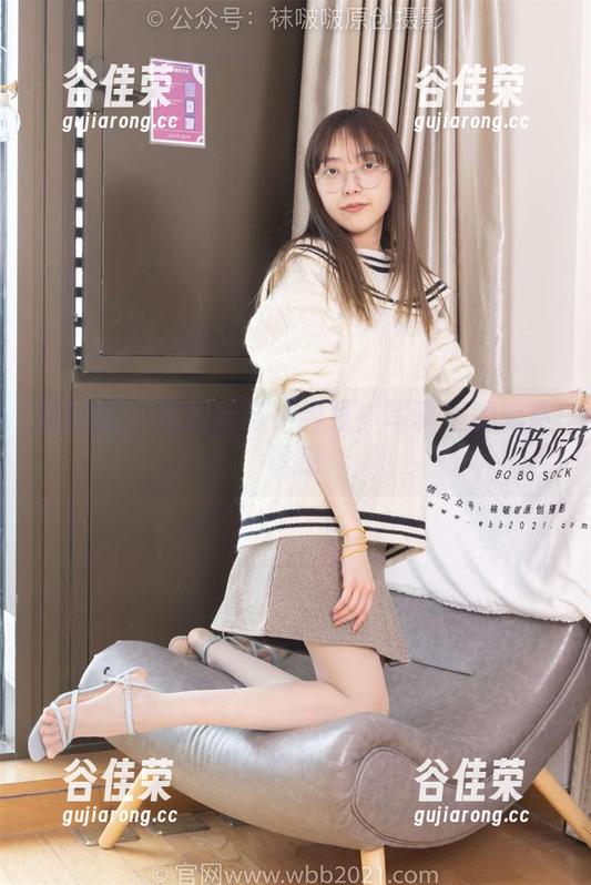 袜啵啵-小甜豆 袜啵啵 - 高跟鞋与小甜豆:写真里的无尽诱惑