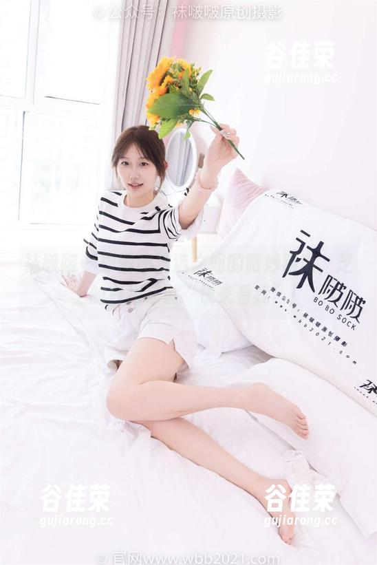 袜啵啵-芝士 袜啵啵 - 原图和精选之间的微妙距离,芝士的白裙在说“快来看我”!
