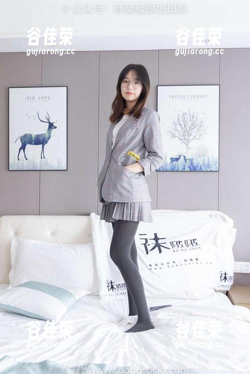 袜啵啵-雪糕 袜啵啵 - 雪糕透明了?原图合集里有些出乎意料的元素。
