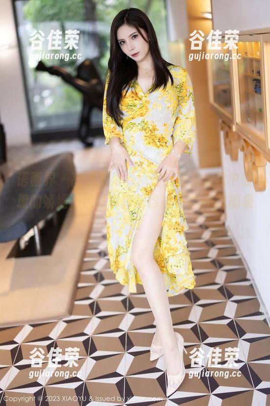语画界 - 高清效果下，程程程在皮裙中展现的娇媚，通过写真把你推向柔soft的极限