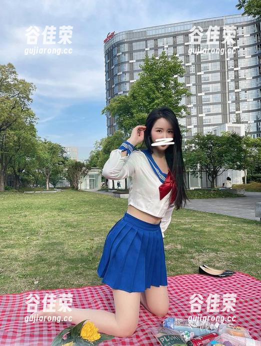软妹小九九 微密圈 - 软妹小九九的镂空套图来了,两个字:免费!三件套,随便挑!