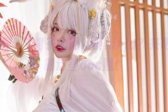 谁能拒绝穿红裙子的阿寨寨ninja？来吧，快下载这些cos照！