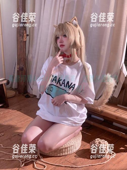 高清阿薰kaOri露背毛衣，这照片里的气氛，也太撩了吧！