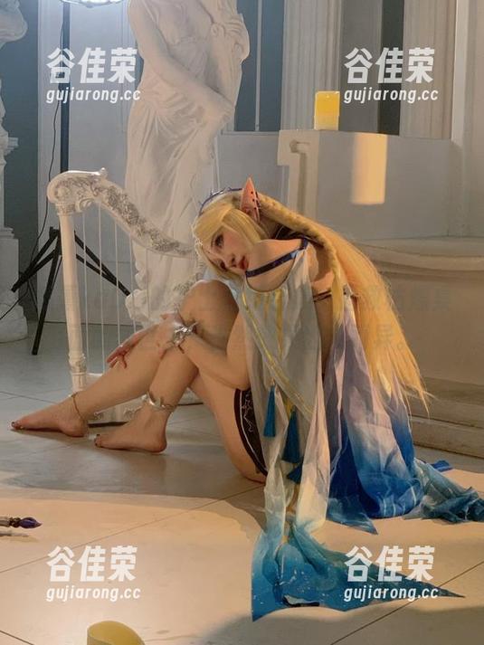 阿薰kaOri的护士壁纸合集，拯救枯燥桌面的救世主，当然效果因人而异。