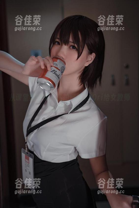 阿薰kaOri 从课堂到镜头,私拍阿薰kaOri给女教师的形象加分!
