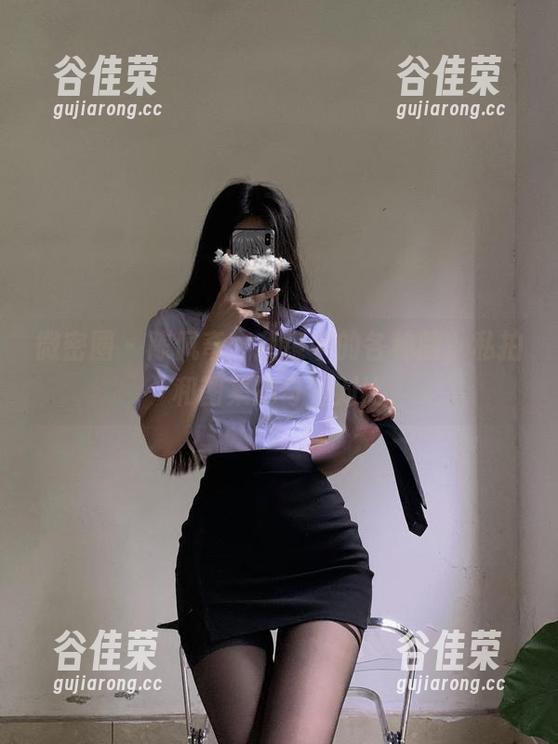 陈佩奇 微密圈 - 陈佩奇:我镜中的各种脸,私拍和图集的奇特对比
