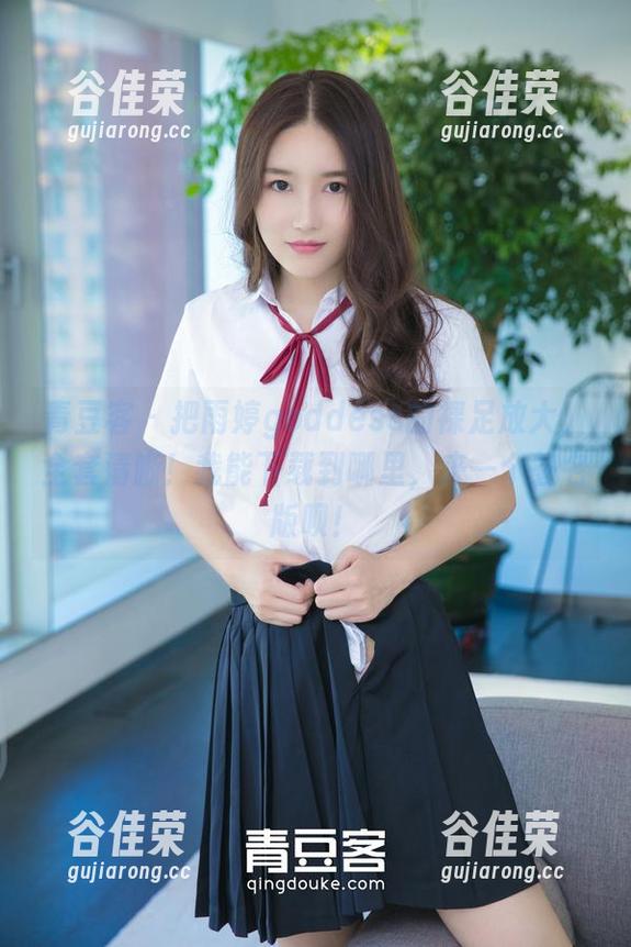 青豆客-雨婷goddess 青豆客 - 把雨婷goddess的裸足放大,全套清晰!我能下载到哪里,来一个签名版呗!